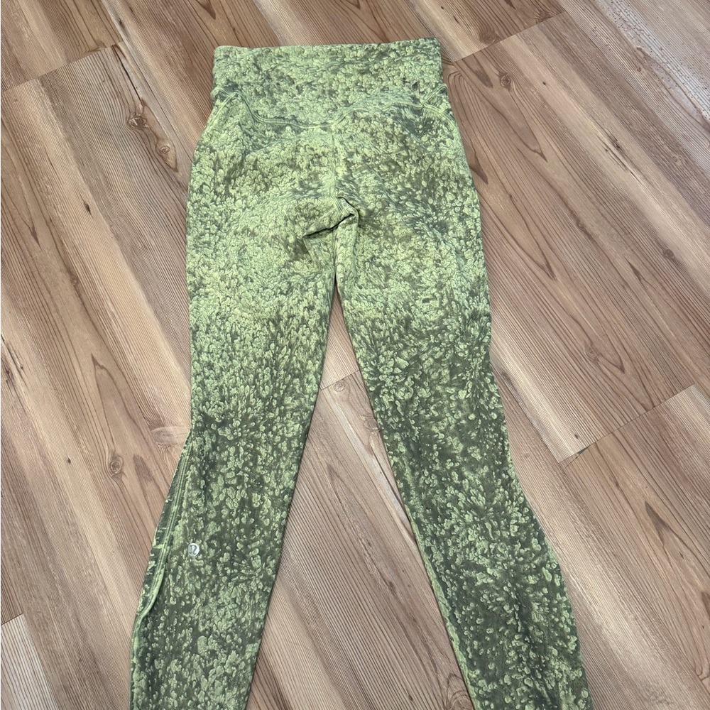 Lululemon Base Pace High-Rise Tight in City Grit Green Multi-Size 4/25” - Picture 2 of 5